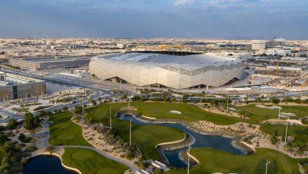 Stadionul Education City va găzdui opt meciuri în timpul Cupei Mondiale FIFA, cu şase meciuri din grupe şi două meciuri eliminatorii. (Sursa foto: https://www.fifa.com/fifaplus/en/articles/education-city-stadium)