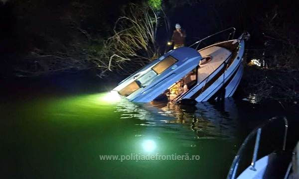 3 bărbaţi aflaţi la pescuit pe braţul Chilia, salvaţi de Garda de Coastă