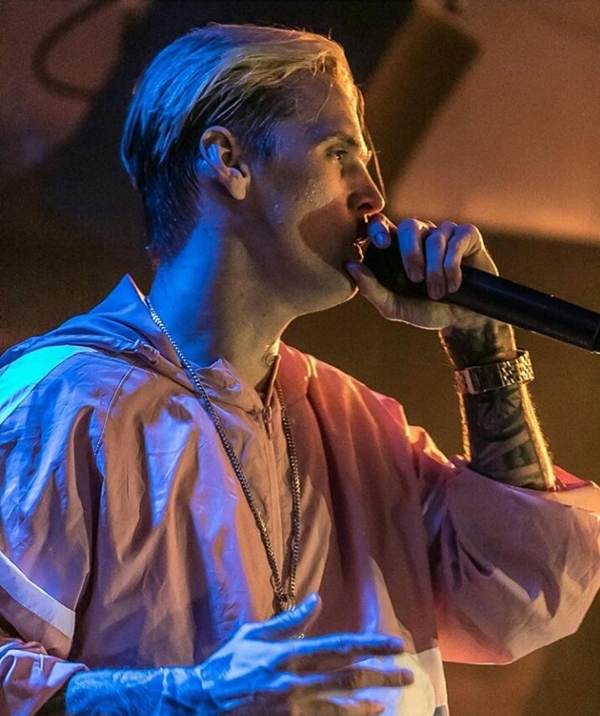 Sursa foto: https://www.facebook.com/AaronCarterMusic