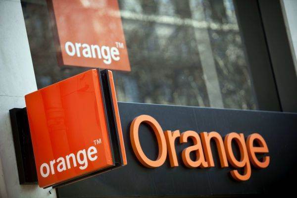 Orange continuă investiţia în digitalizarea României cu 264,6 milioane euro pentru noi licenţe de frecvenţe radio