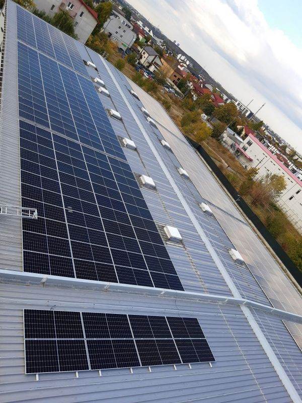 Zentiva a investit într-un un proiect energetic cu panouri fotovoltaice pentru fabrica Labormed 