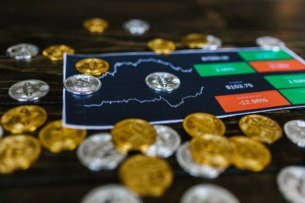 Dezbaterea privind criptomonedele emise de băncile centrale îşi face loc la BNR