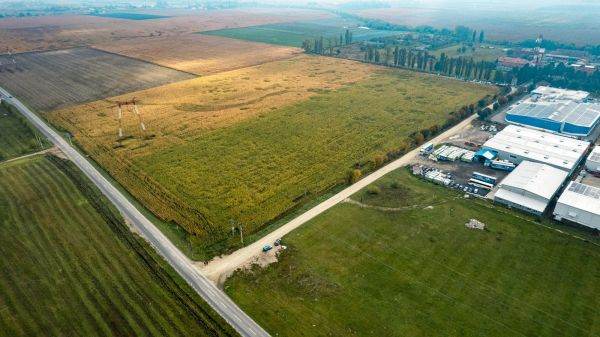 Cum poţi să-ţi construieşti hale de producţie, centre logistice şi birouri, fără să investeşti, în zona industrială din Braşov