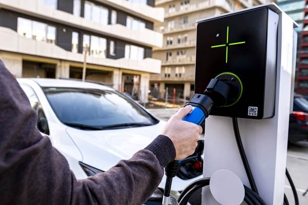 LEKTRI.CO semnează două noi parteneriate cu Altex şi Romstal