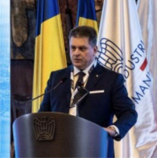 "Marea Unire - un moment de întoarcere la valorile naţionale, indispensabile pentru asigurarea unui viitor mai bun noilor generaţii"