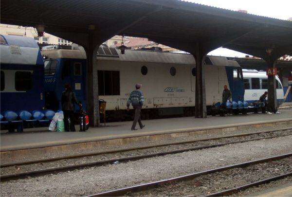 Întârzierea aprobării noilor contracte pune în pericol operatorii de transport feroviar de persoane