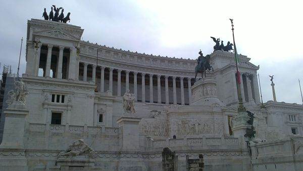 "Românii din Italia ar putea deveni minoritate naţională" 