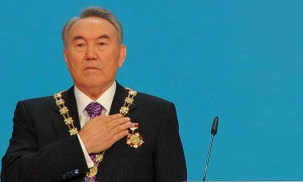 Fostul preşedinte Nursultan Nazarbaev şi familia au fost lăsaţi fără privilegii