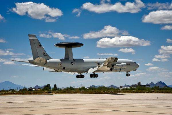 Aeronave AWACS NATO ajung în România şi vor executa zboruri de supraveghere pe teritoriul Alianţei