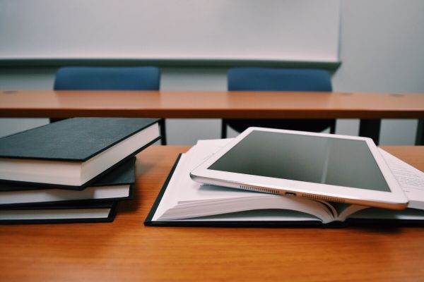 Guvernul alocă mai multe fonduri pentru educaţie