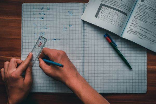 Simulările pentru Bacalaureat şi Evaluarea Naţională, la finalul lunii martie