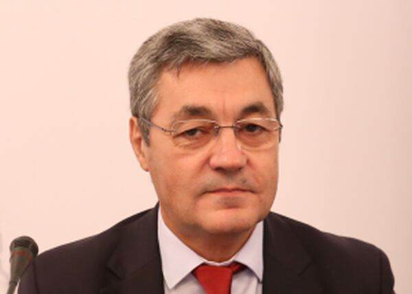 "Dezvoltăm programe în parteneriat cu băncile pentru persoane fizice"
