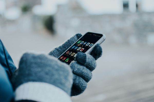 Cererea de telefoane inteligente, în scădere puternică