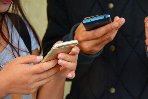 Vânzările de smartphone-uri din China au scăzut cu 13% în 2022