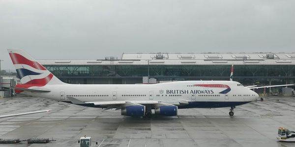 Boeing va efectua mâine ultima livrare a unui avion 747