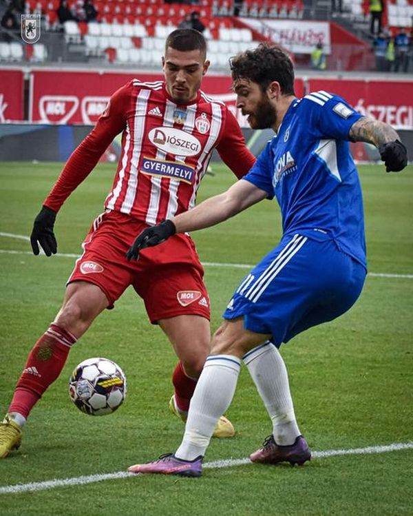 Partida cu Sepsi OSK a fost suspendată în minutul 25 din cauza scandărilor xenofobe din incinta arenei din Sfântu Gheorghe. (Sursa foto: facebook / Fotbal Club Universitatea 1948)