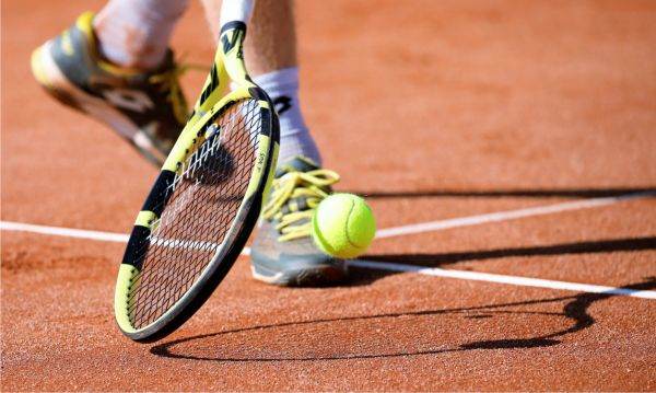 Abia au trecut valurile făcute de federaţiile sportive în legătură cu bugetul alocat, că Ministerul Sportului are parte de alte necazuri pe această relaţie. Înalta Curte de Casaţie şi Justiţie a constatat cu titlu definitiv, săptămâna trecută, că Ministerul Tineretului şi Sportului a încălcat legea atunci când a refuzat finanţarea Federaţiei Române de Tenis în anul 2018.