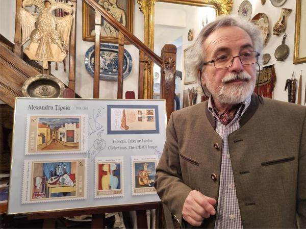Pictorul George Tzipoia şi timbrele dedicate pictorului Alexandru Tipoia, acasă