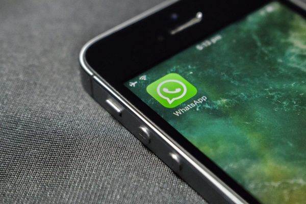 WhatsApp adaugă suport pentru modul Picture-in-Picture pe iPhone