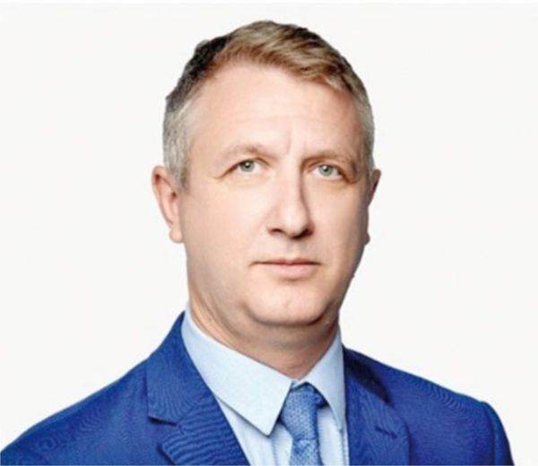 "Uzinele Mioveni şi Craiova, pregătite să respecte ţinta 2035 privind fabricarea doar a autovehiculelor electrice"