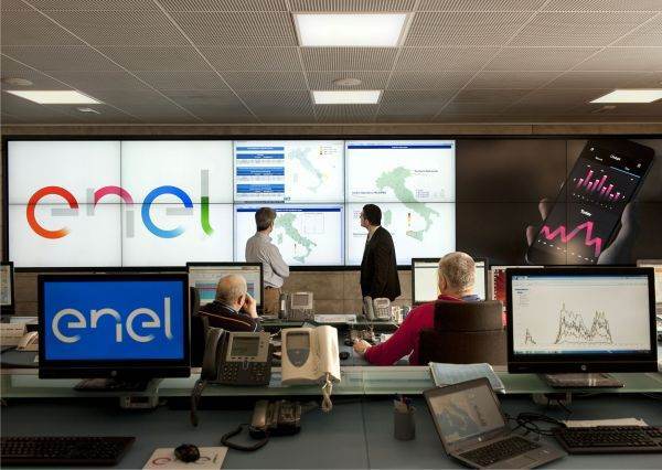Enel X România a construit anul trecut peste 40 de centrale fotovoltaice la nivel naţional 