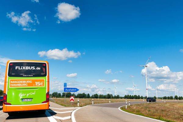 "Se vrea lege specială pentru intrarea pe piaţă a FlixBus"
