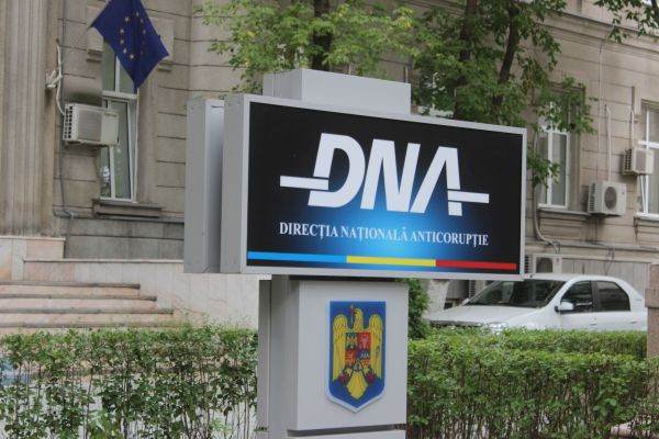 DNA - între lupta anticorupţie şi reducerea competenţelor de către Parlament