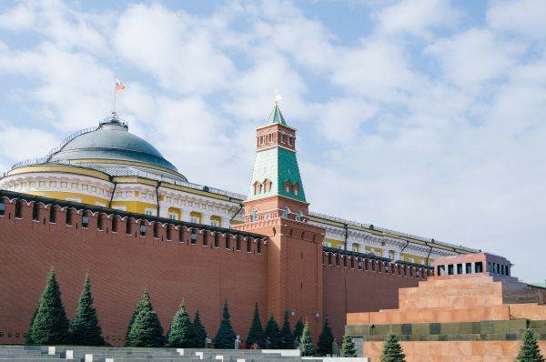China a prezentat Rusiei viziunea sa pentru ''soluţionarea politică'' a conflictului din Ucraina, nu un ''plan'' de pace