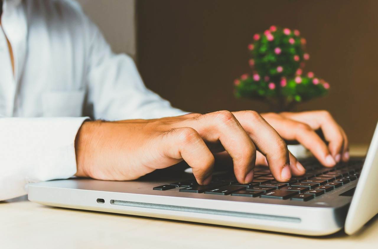 Ce activităţi relaxante şi interesante poţi face pe internet