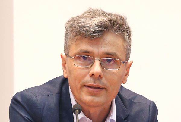 Ministrul Energiei, Virgil Popescu, a fost audiat la DNA în dosarul Romarm