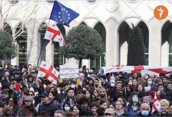 Georgienii protestează din nou faţă de legea agenţilor străini