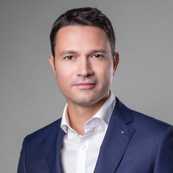 Robert Sighiartău: "România pierde aproape 400 de locuitori pe zi"