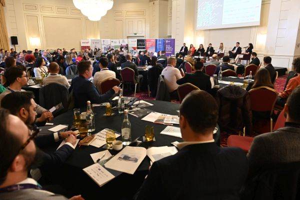 Real Estate & Construction Forum 2023: Implementarea standardelor ESG, eficienţa energetică, vor domina sectoarele retail, industrial, logistic şi office 