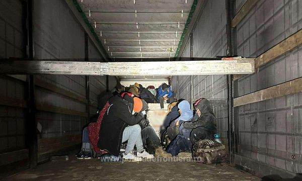 Circa 1.000 de migranţi au fost salvaţi de gărzile de coastă italiene