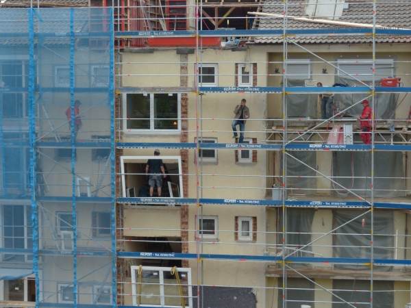 VELUX: România ar putea economisi peste 6 miliarde de euro până în 2050, prin renovarea clădirilor vechi