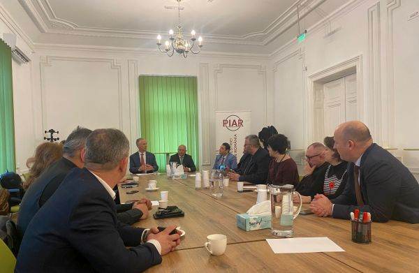 PIAR şi FSAB au semnat două Declaraţii de principii 