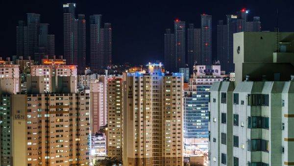 TradeVille: Analiza pieţei imobiliare - oportunităţi şi provocări