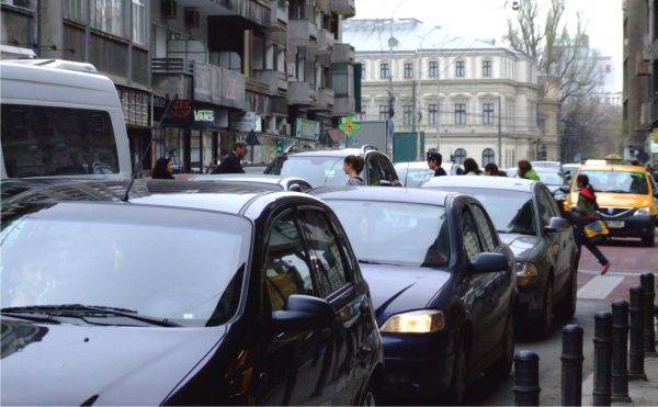 Guvernul pregăteşte îngheţarea tarifelor RCA la preţul din 1 martie 2022