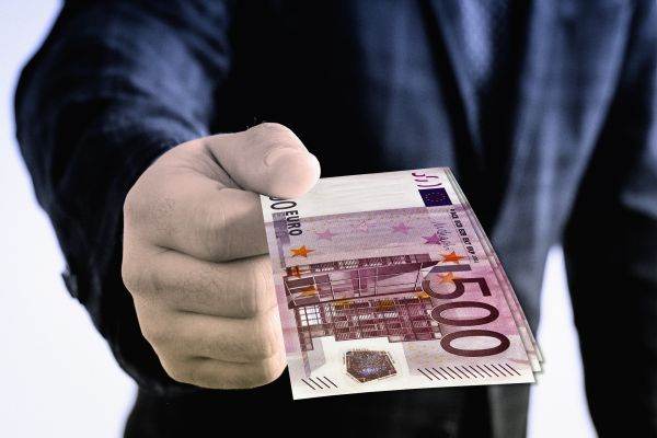 Autoritatea de Audit: Fondurile europene, fraudate de administraţiile centrale şi locale