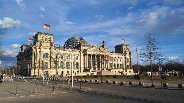 Germania schimbă legea imigraţiei pentru a susţine forţa de muncă aflată în scădere rapidă