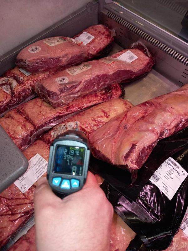 ANPC a desfăşurat o serie de verificări la hipermarketurile Metro şi Auchan