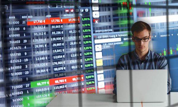 De ce să împrumuţi statul cu 5,8% la 5 ani în euro dacă poţi obţine 5% la 2 ani?