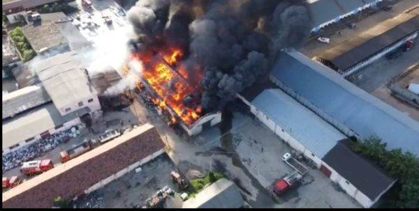 Anchetă pentru omor după moartea a 39 de migranţi într-un incendiu