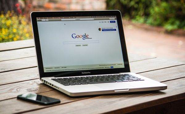 Google şi Amazon au dificultăţi în a concedia angajaţii în Europa