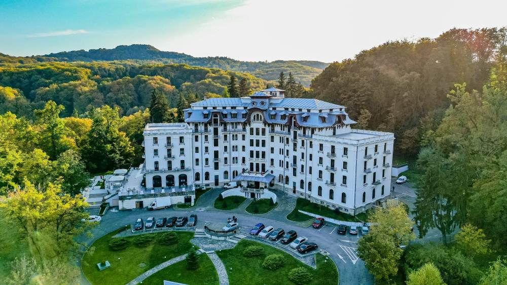 Hotel Palace din Băile Govora împlineşte 10 ani de la deschidere