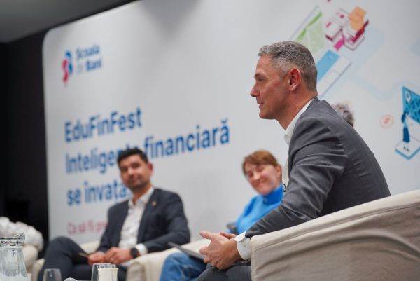 Şcoala de Bani organizează a doua ediţie EduFinFest şi ajută tinerii să deprindă noţiuni financiare 