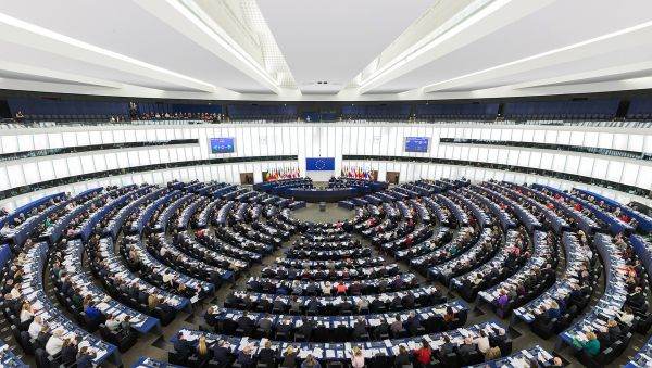 Parlamentul European a adoptat reforma sistemului UE de comercializare a certificatelor de emisii