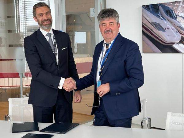 Ioan Nani, Director General Antibiotice şi Hristo Stoykov, Directorul Departamentului de Consultanţă din cadrul BEI