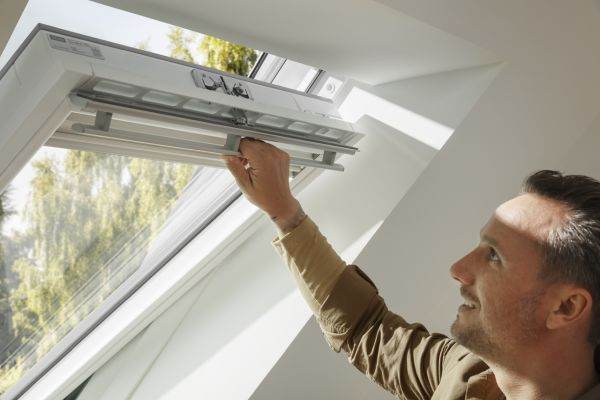  VELUX îşi extinde portofoliul cu noi produse şi accesorii ergonomice, care simplifică procesul de montare 