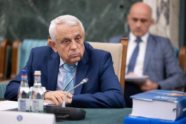 Pesticidele - cel mai bun antidăunător, în concepţia lui Petre Daea
